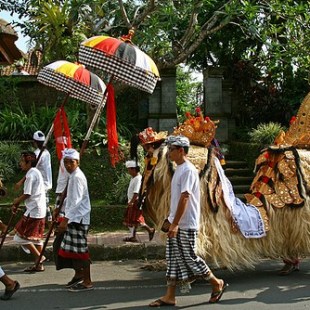 Tradisi “Ngelawang”, Diambang Kepunahan